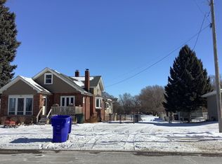 711 N 14th St, Fort Calhoun, NE 68023