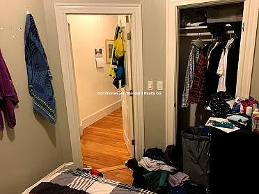 3 bed, 1000 sqft, $4,250 — Photo 2
