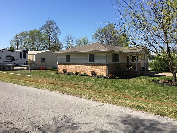 3rd image of 317 E Fry Pl