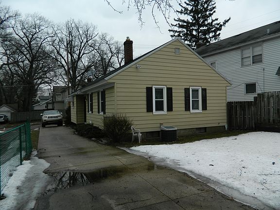 3rd image of 1406 Griggs St SE