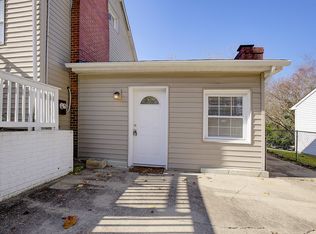6120 3rd St #B, Chesapeake Beach, MD 20732
