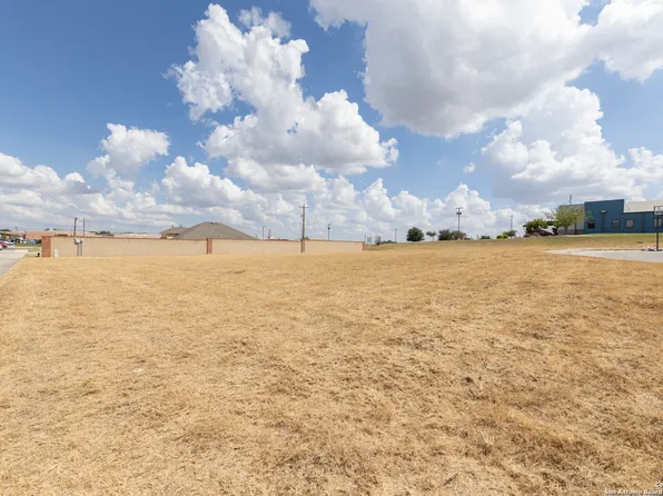 105 Juniors LOT 2, La Vernia, TX 78121