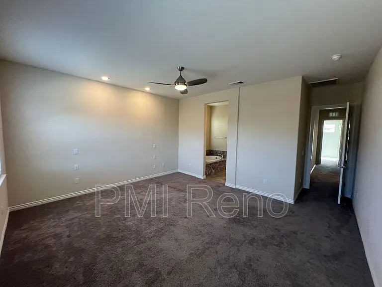 8378 Simsbury Dr — Photo 10