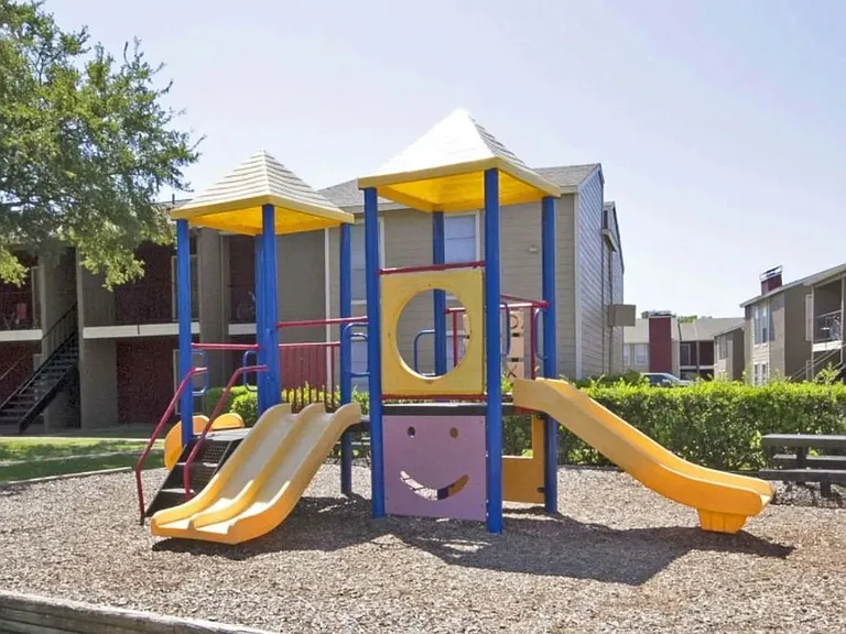 Parks at Walnut — Photo 15