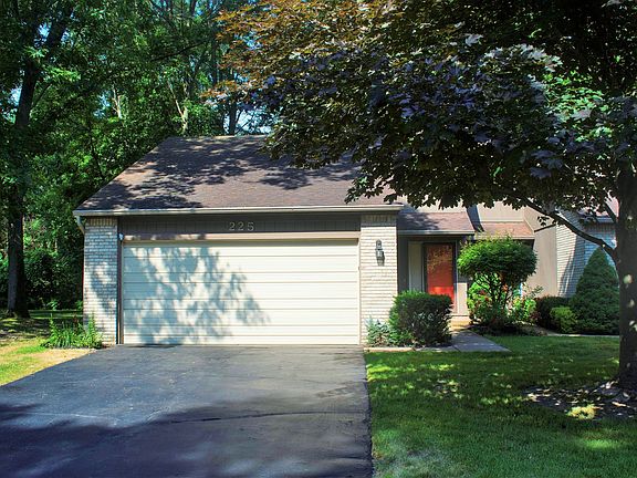 2nd image of 225 Woodstone Dr #1