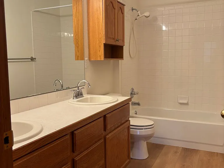 1126 Belleview Dr — Photo 8