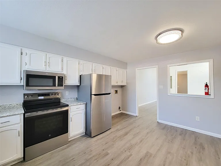 6401 Deihl Rd #307 — Photo 8