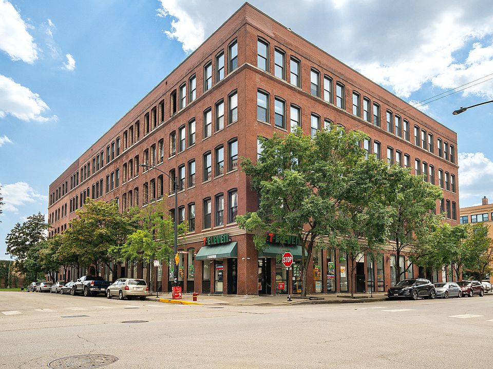 1st image of 400 S Green St APT 212