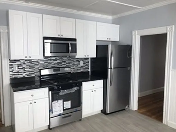 31-33 Brackett St #1 — Photo 2