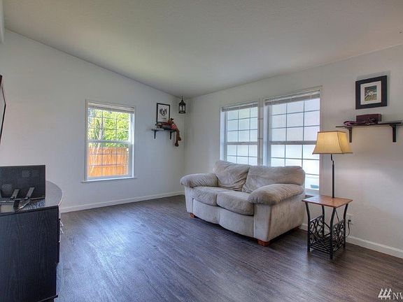 4th image of 11409 246th Avenue Ct E
