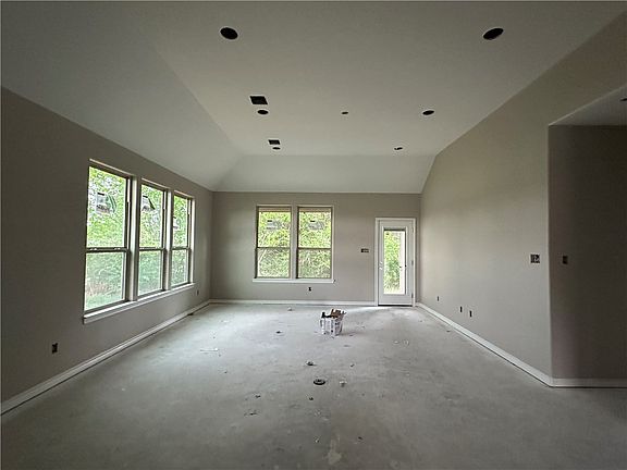 5th image of 2561 Dove Crossing Ln