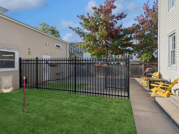 1541 Overing Street image 6 of 7