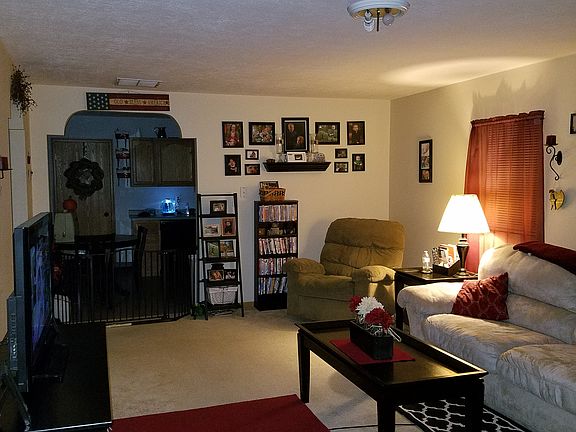 5th image of 1716 Blaine Ave