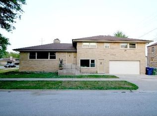9101 S Richmond Ave, Evergreen Park, IL 60805