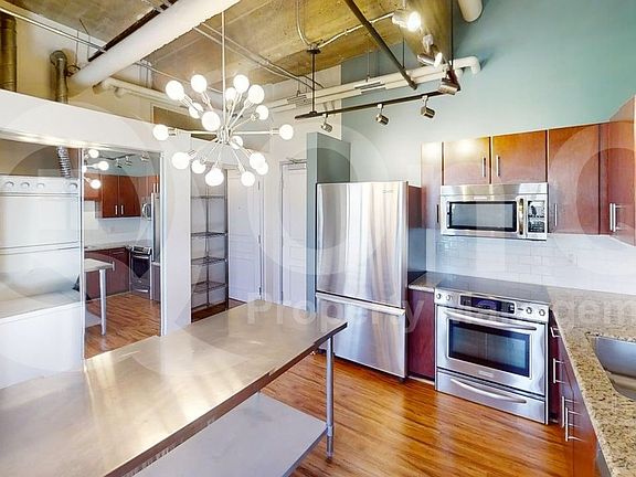 5th image of 114 W Adams St Unit 1010