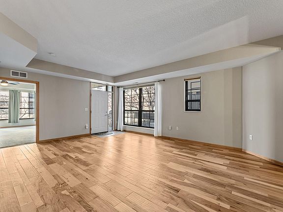 3rd image of 825 Berry St APT 103