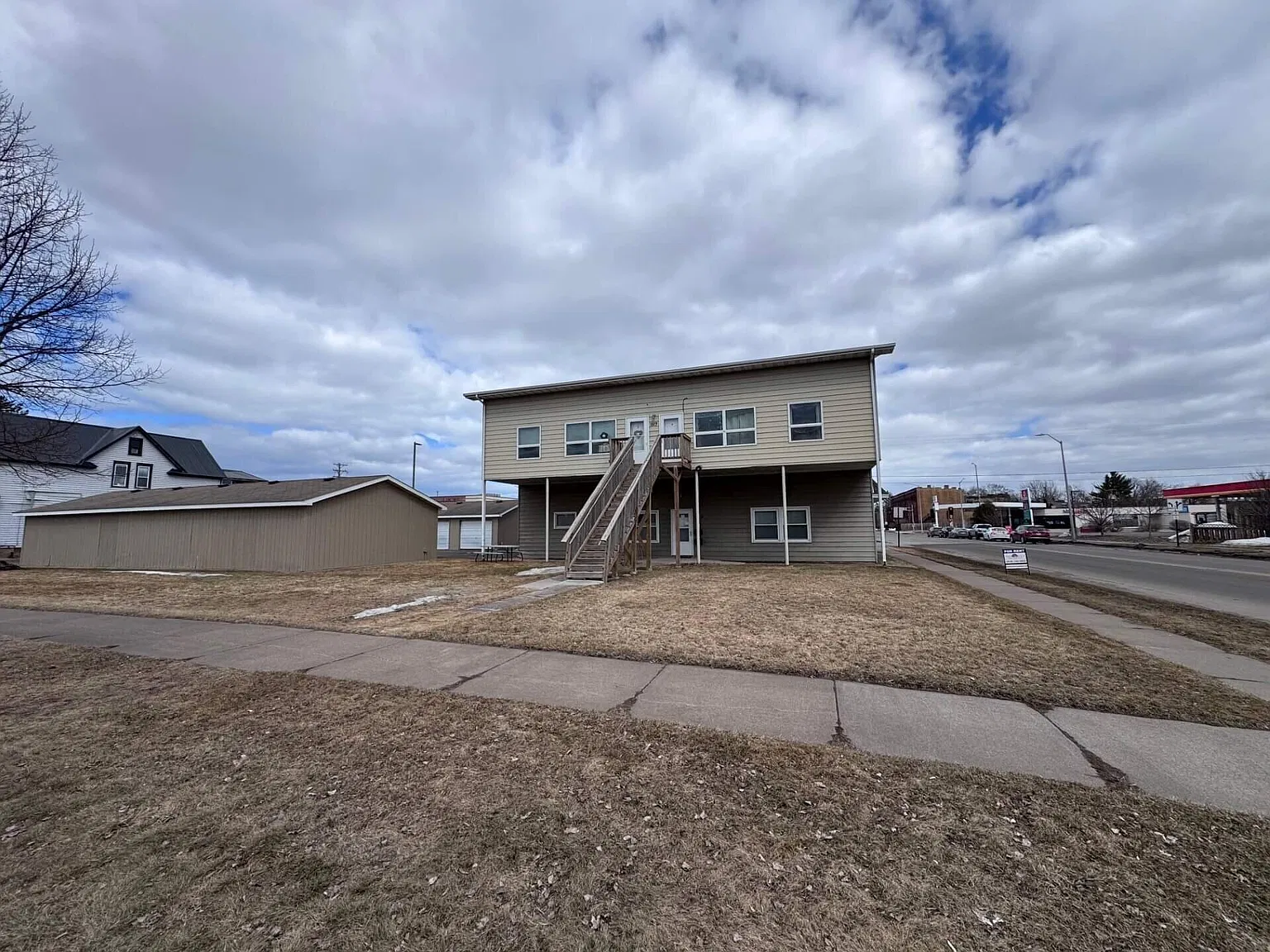 2 bed, $1,000 — Photo 1