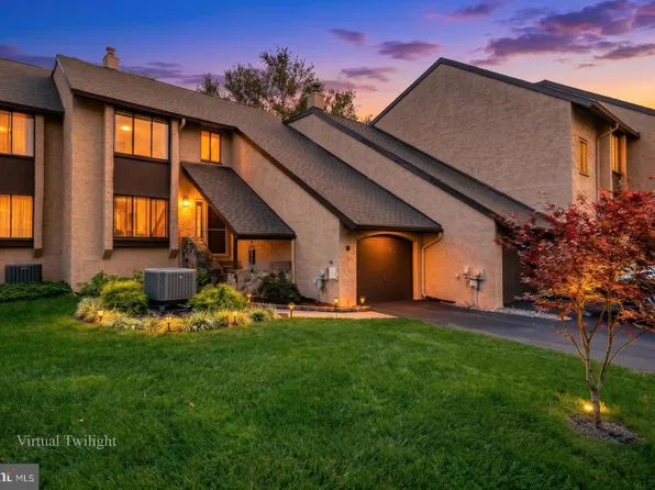 37 Golf Club Dr, Langhorne, PA 19047