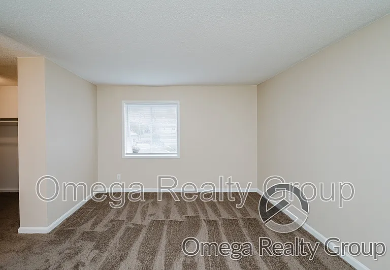 Camelot Apartments — Photo 32
