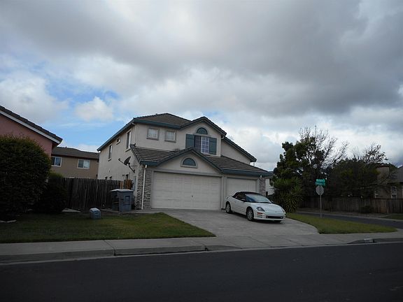 3rd image of 933 Celestine Cir