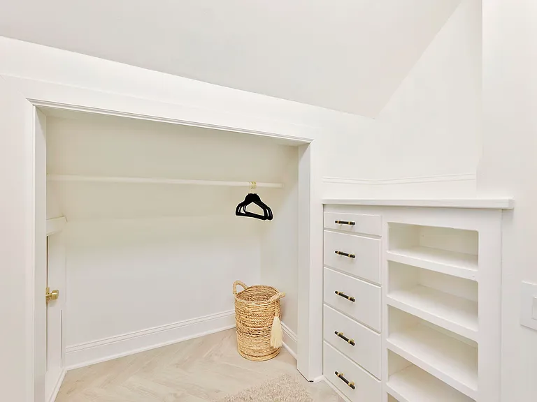 427 N Battin Ave — Photo 76
