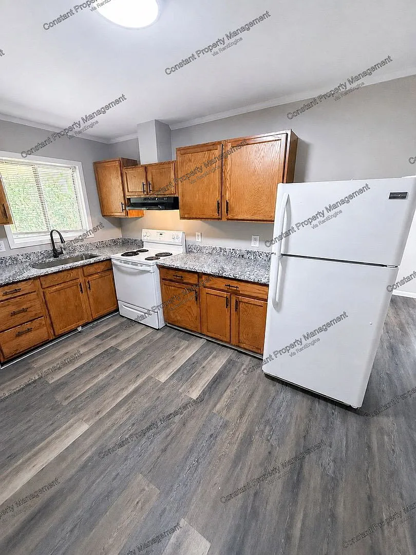 2 bed, 1.0 bath, $775 — Photo 3