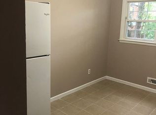 11 Holmes St, Edison, NJ 08817