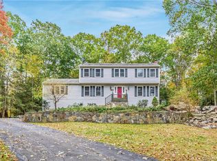 16 Orange Pippin Rd, Sandy Hook, CT 06482