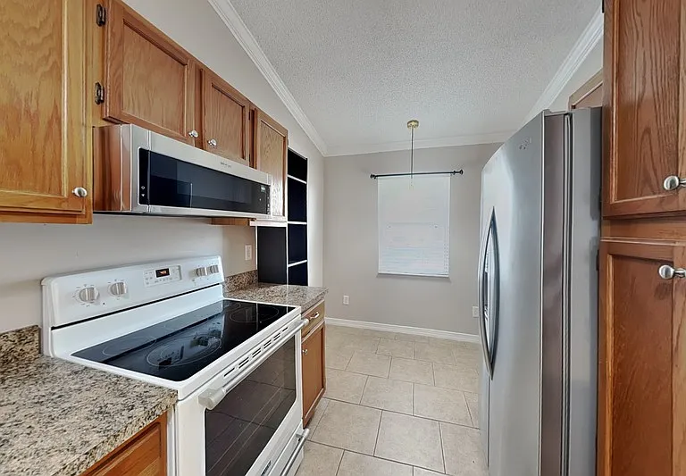 111 Hidden Arbor Ct — Photo 2