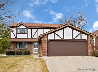 825 Plentywood Ln, Bensenville, IL