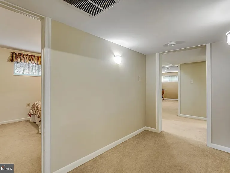 8651 Cromwell Dr — Photo 38