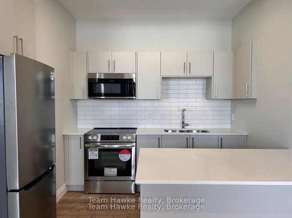 521 Bay St #14, Midland, ON L4R 1L2