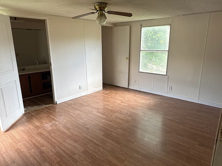 1192 Bluebird Rd — Photo 3