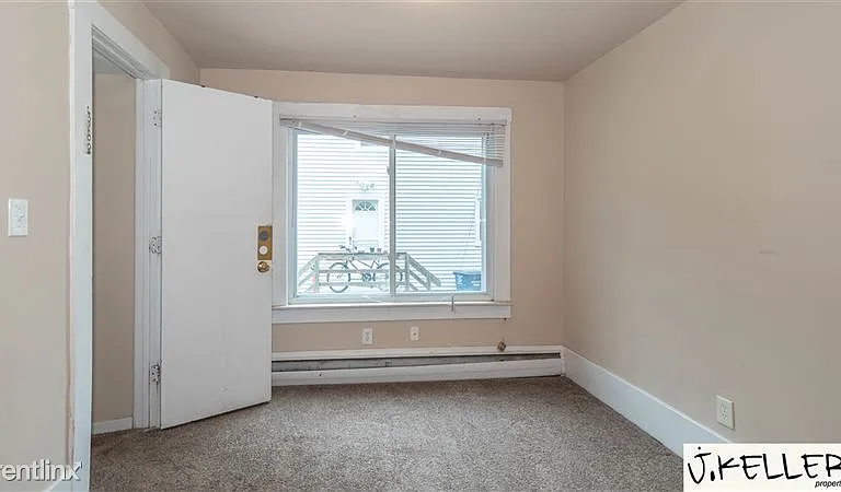 914 Woodlawn Ave — Photo 26