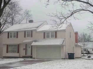 999 Professor Rd, Lyndhurst, OH 44124