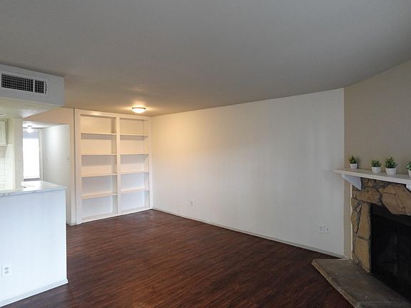 3rd image of 6001 Reims Rd
