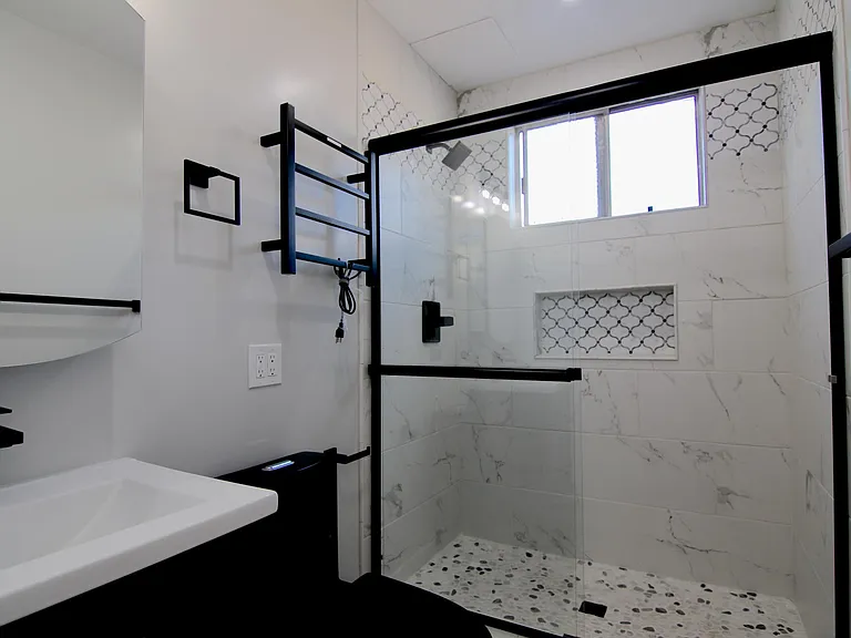 120 Roswell Ave #12 — Photo 21