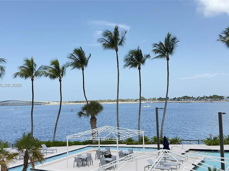 2333 Brickell Ave #614 — Photo 40