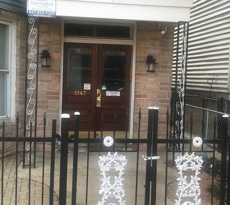 1st image of 1147 W Waveland Ave #1