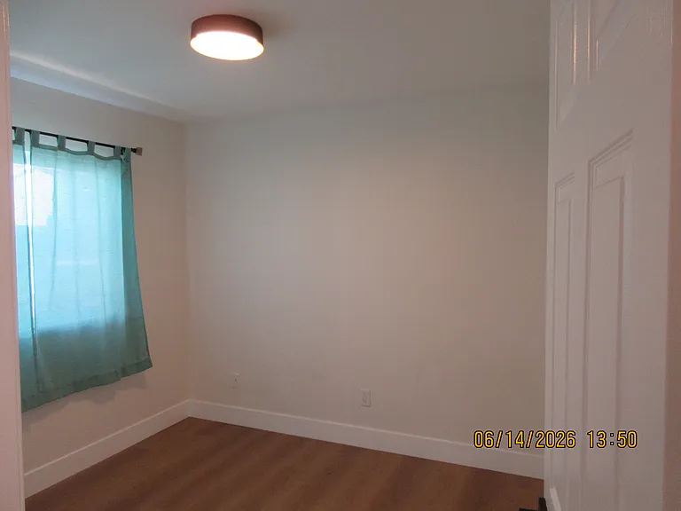 1052 W Quince St — Photo 7