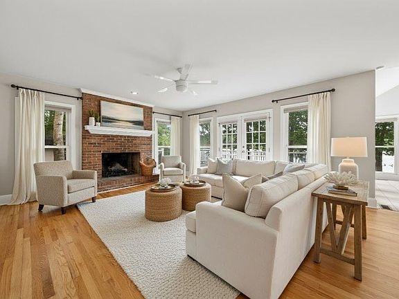 3rd image of 75 Springridge Ct