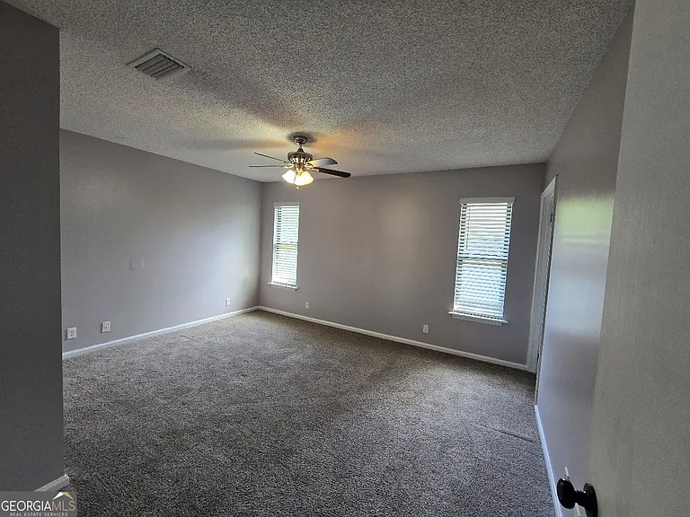 1001 Regal Rd — Photo 32