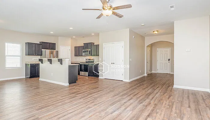 4 bed, 2.5 bath, 2005 sqft, $2,275 — Photo 4