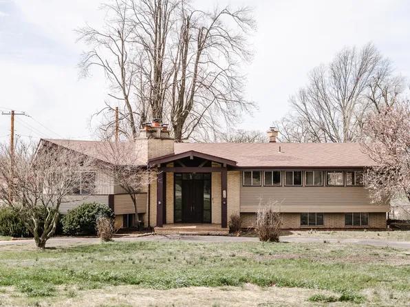 515 S Carnation Drive, Aurora, MO 65605