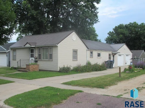 408 W Brown St, Luverne, MN 56156
