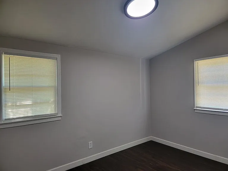 976 McKay Dr SE — Photo 19