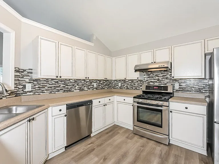 1393 Richland Creek Trl — Photo 7