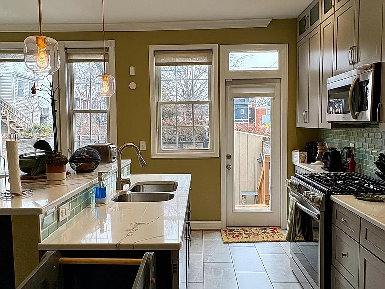 1011 8th St NE — Photo 19