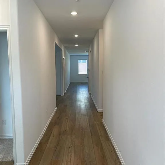 1115 Mahogany Ln — Photo 4