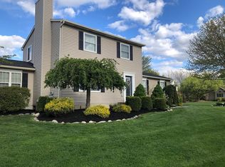 777 Brick Ln, South Lyon, MI 48178